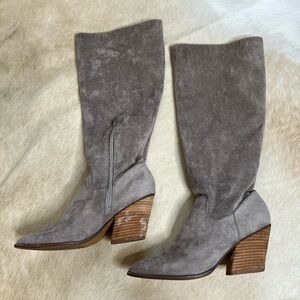 Oasis Society Tall Suede Grey Boot Size 7.5